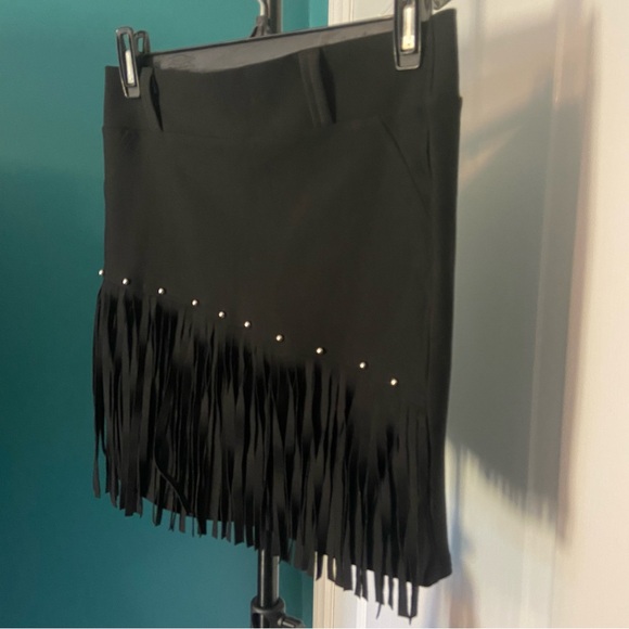 Fringe mini skirt - Picture 1 of 5